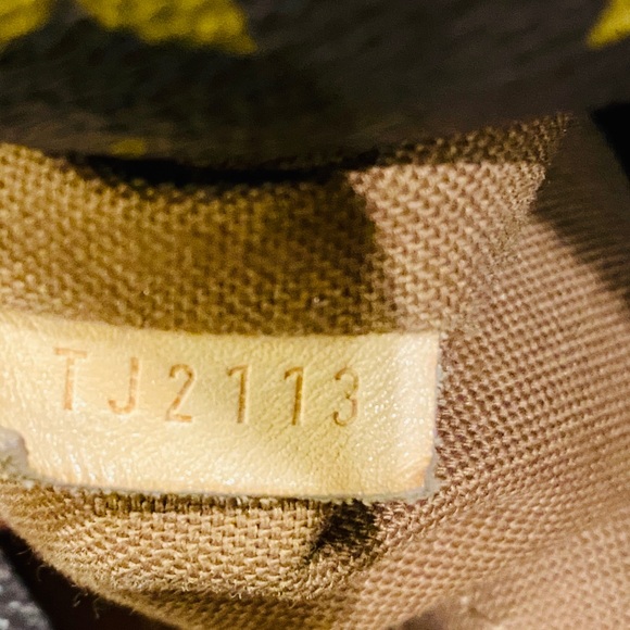 Authentic Louis Vuitton Sully - Picture 9 of 15